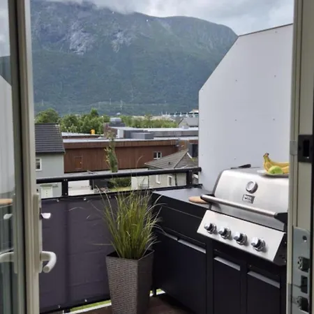 Modern Center - Balcony Apartmán *